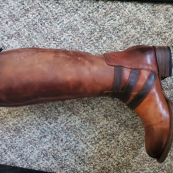 Raylene - Picture 5 of 12